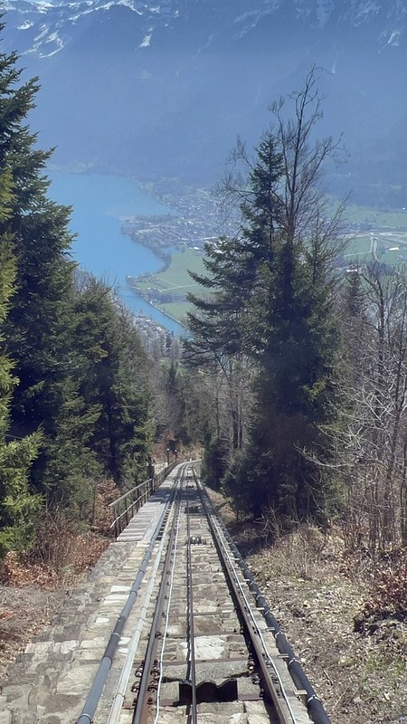 20251102-4u2zb 20251102-4u2zb