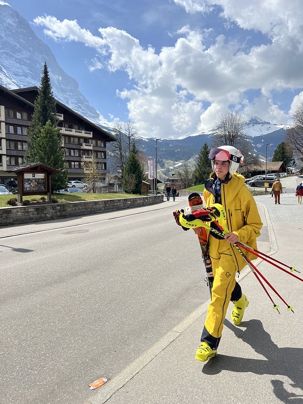 20251102-6g95x 20251102-6g95x