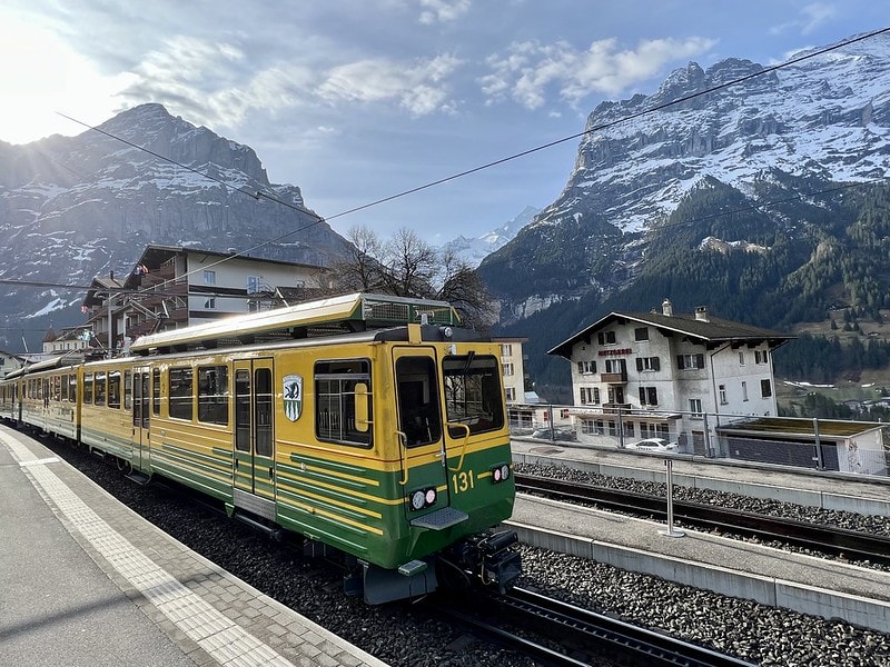 20251102-8f37a 20251102-8f37a