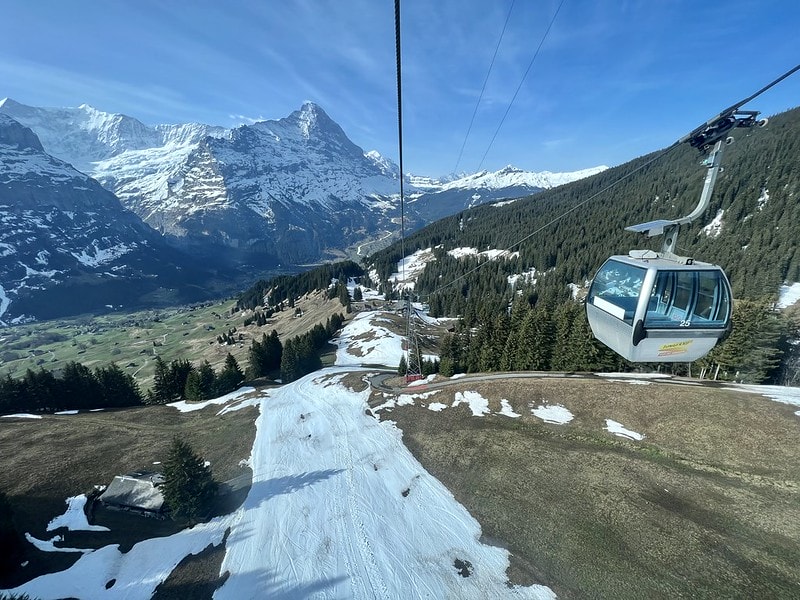 20251102-8phfi 20251102-8phfi