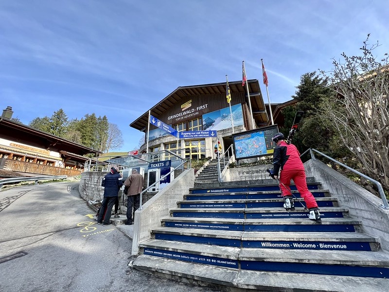 20251102-9e9bn 20251102-9e9bn