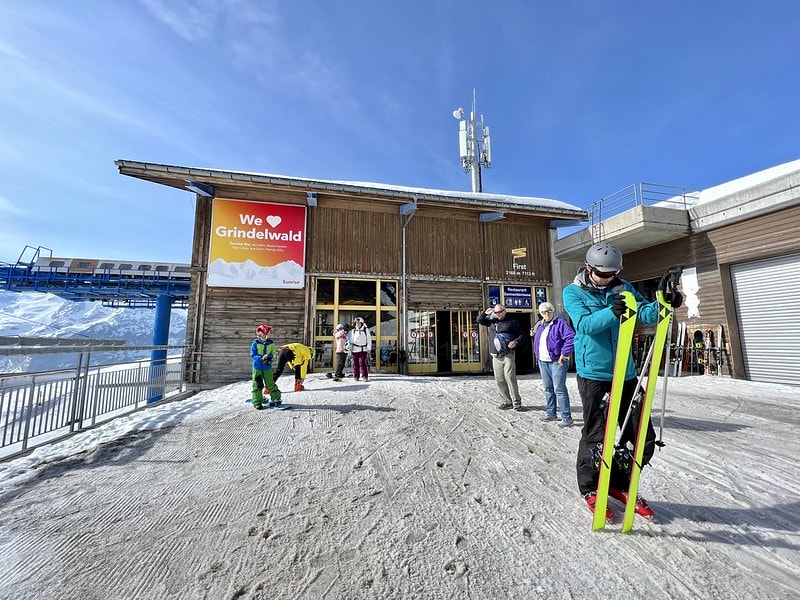 20251102-c0qgb 20251102-c0qgb