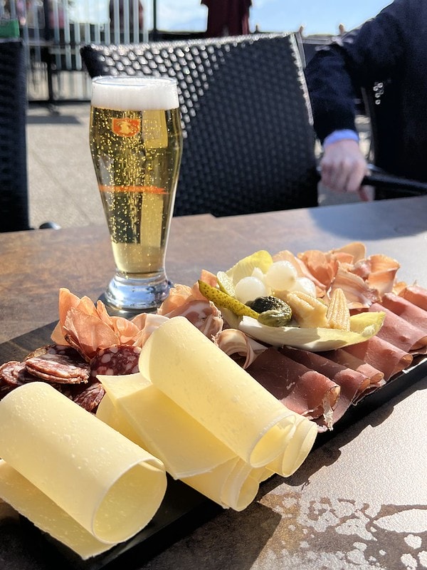 20251102-kgk6q 20251102-kgk6q