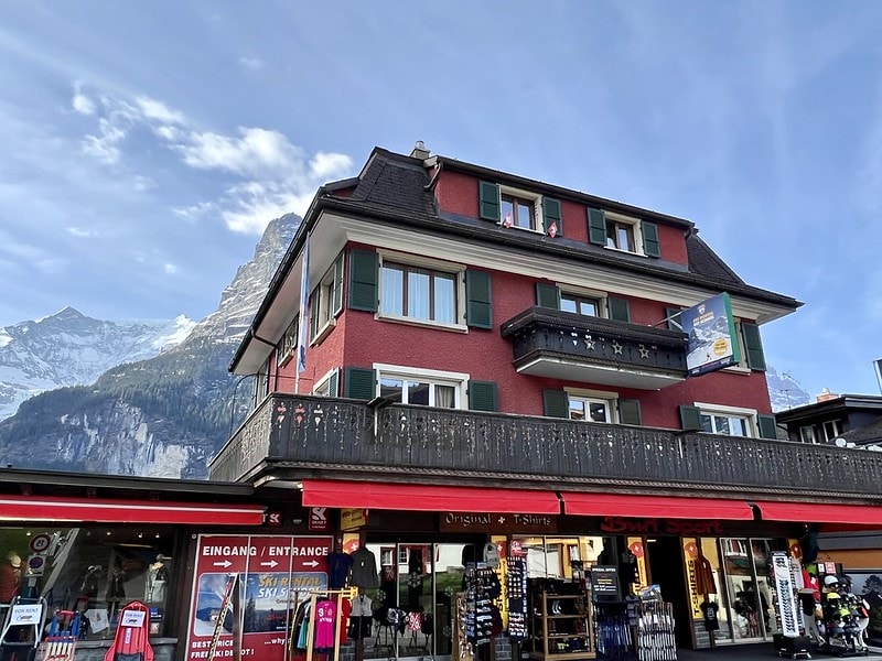 20251102-oihf4 20251102-oihf4