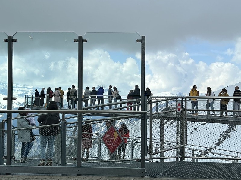 20251102-y54og 20251102-y54og