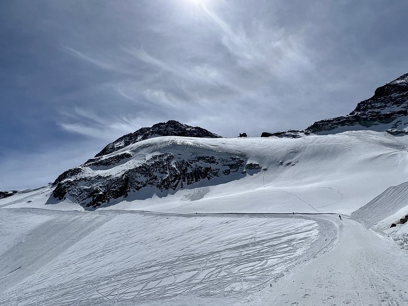 20251102-4x1jf 20251102-4x1jf