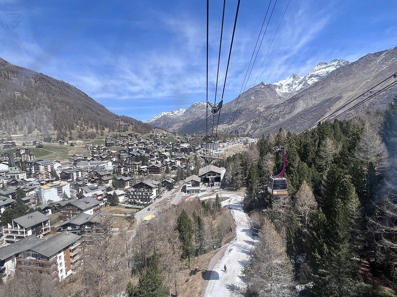 20251102-a4z9g 20251102-a4z9g