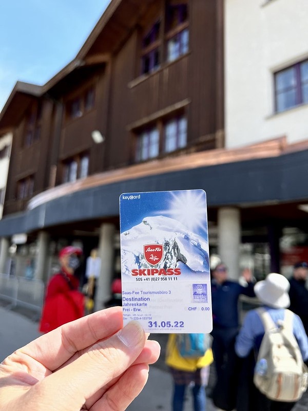 20251102-s8rnc 20251102-s8rnc