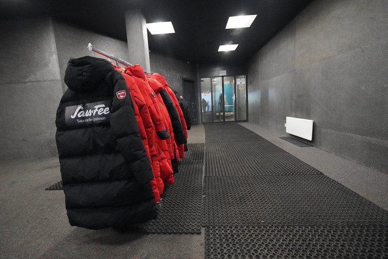 20251102-b4pa9 20251102-b4pa9