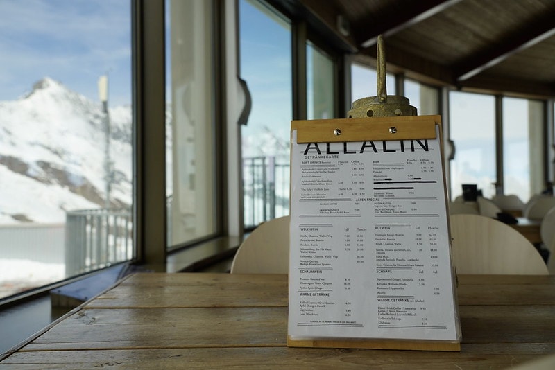 20251102-z42m9 20251102-z42m9