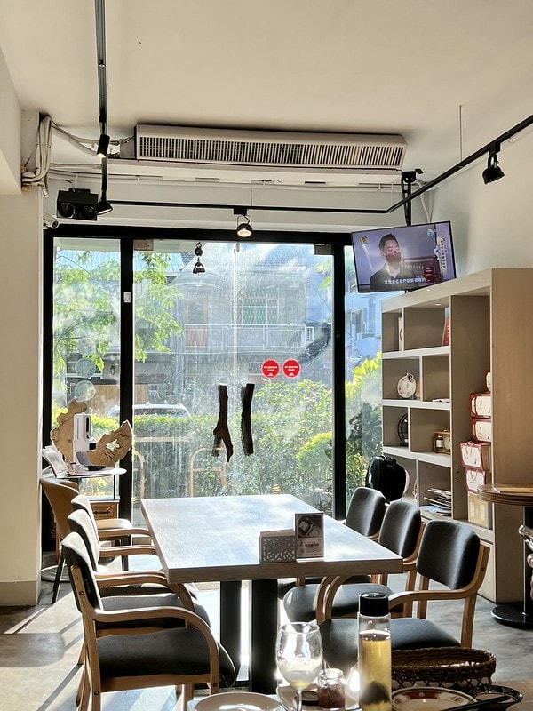 20251102-kz4e2 20251102-kz4e2