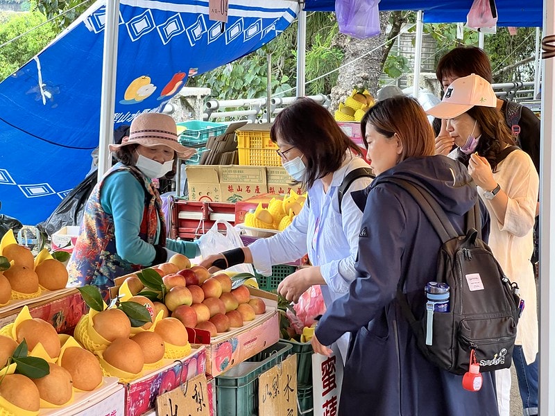 20251102-iu2dl 20251102-iu2dl