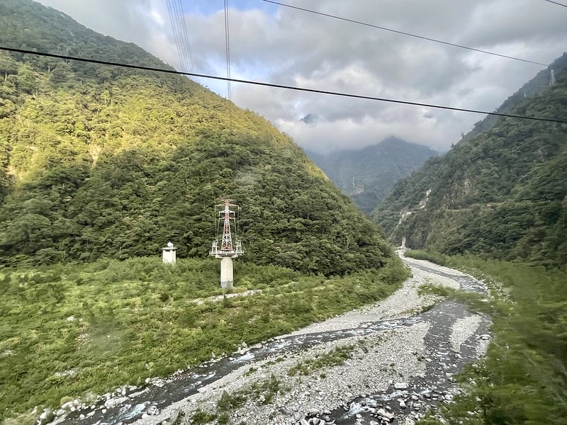 20251102-qtzlm 20251102-qtzlm