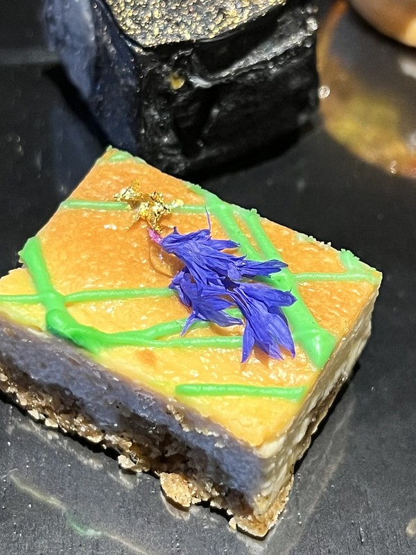 20251102-cr6uj 20251102-cr6uj