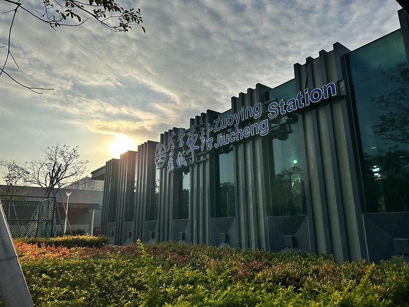 20251102-j8uak 20251102-j8uak