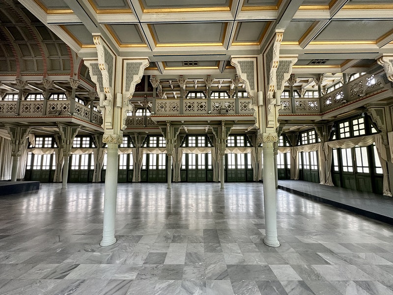 20251102-0yva6 20251102-0yva6