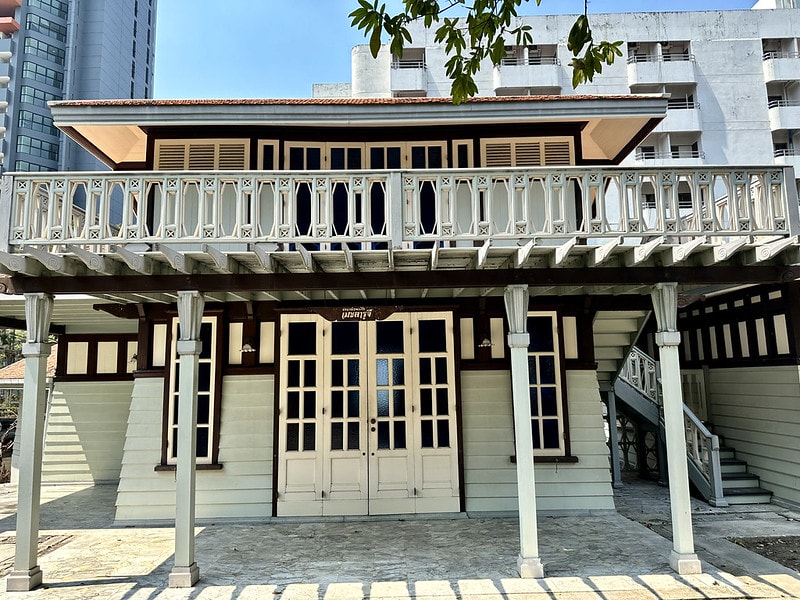 20251102-el86o 20251102-el86o