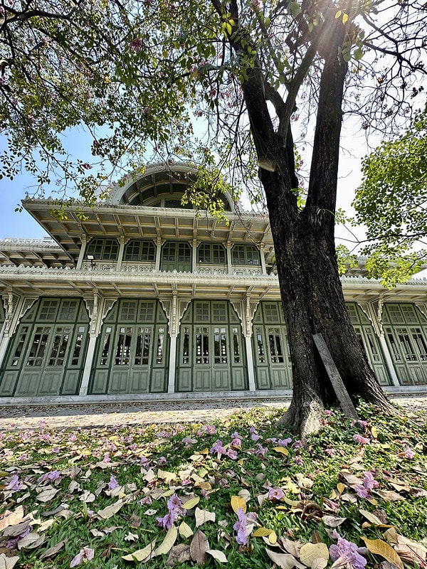 20251102-ryl0l 20251102-ryl0l