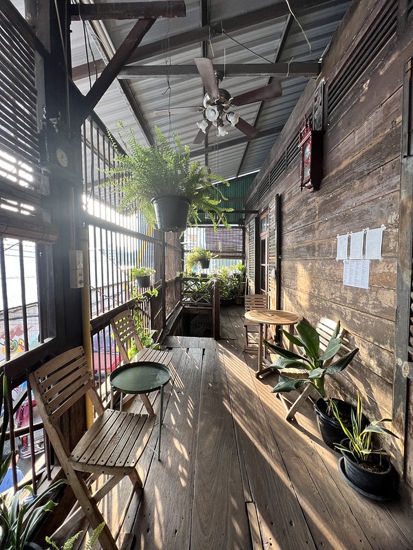 20251102-a2yqz 20251102-a2yqz