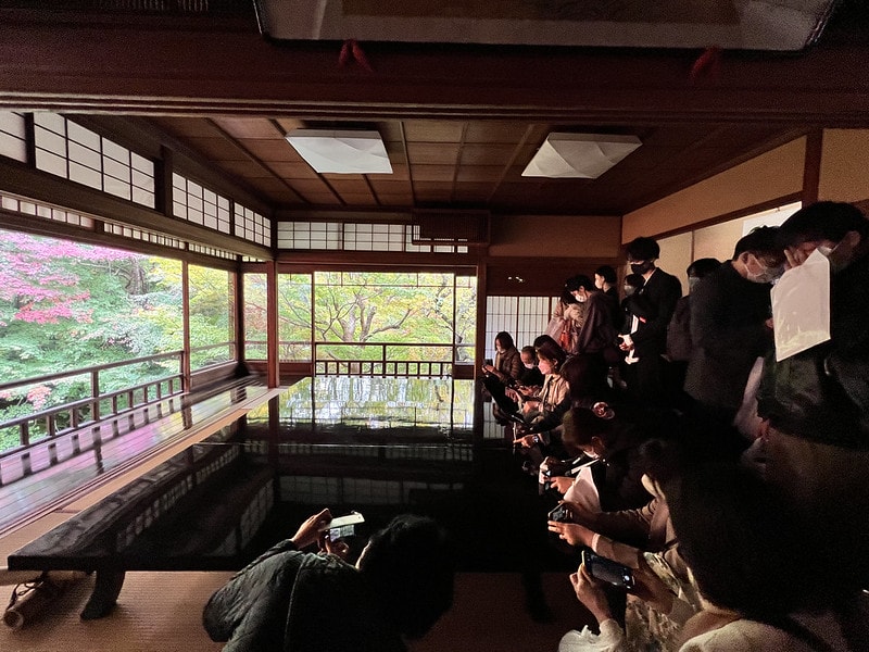 20251102-z3xjx 20251102-z3xjx