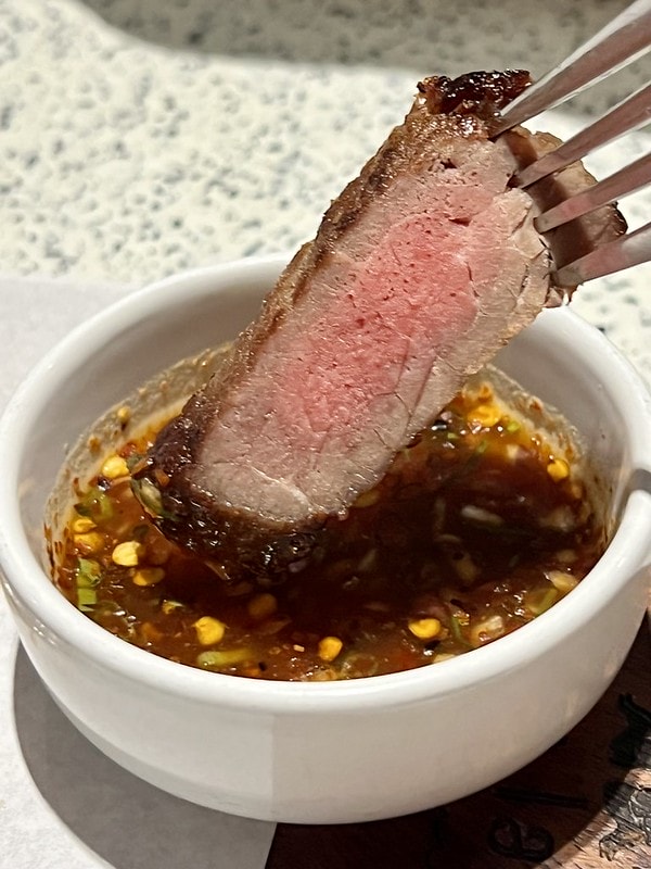 20251102-uajh0 20251102-uajh0