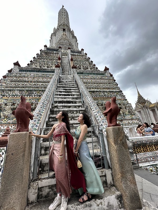 20251102-es8qs 20251102-es8qs