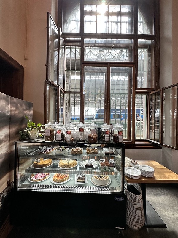 20251102-2j3xf 20251102-2j3xf