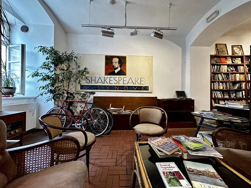 20251102-6a7rq 20251102-6a7rq