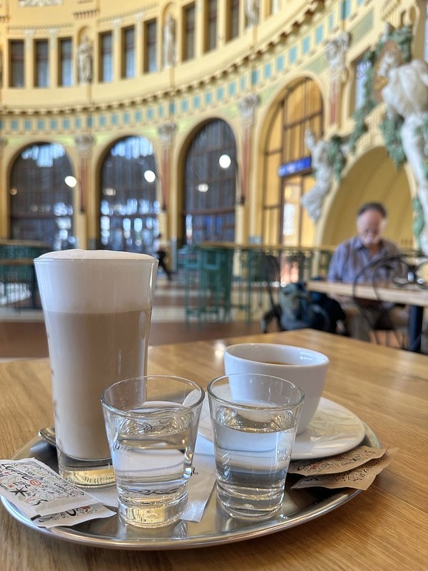 20251102-9uj3w 20251102-9uj3w