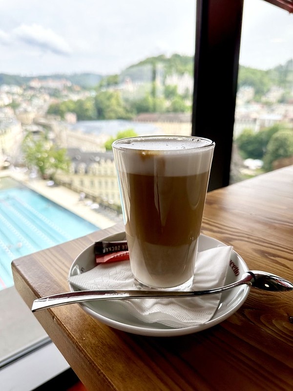 20251102-azx9l 20251102-azx9l