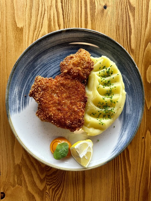 20251102-c6vn4 20251102-c6vn4