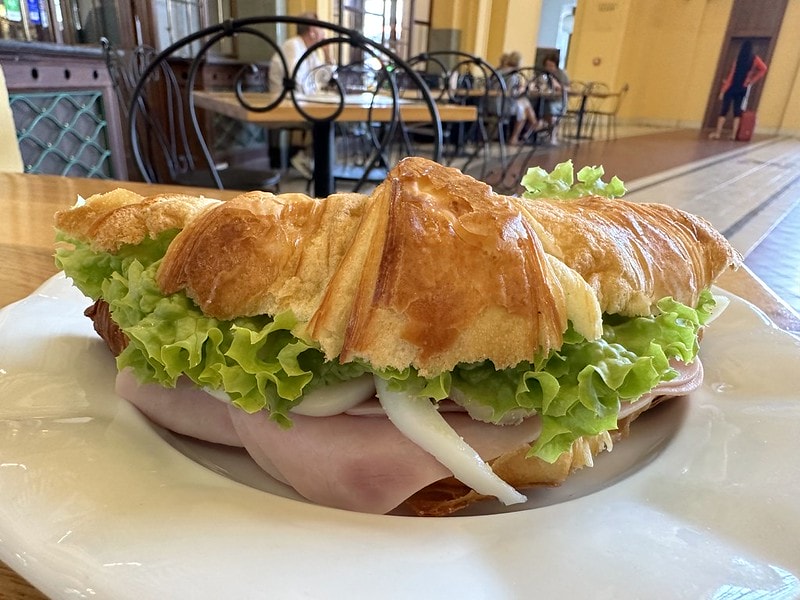 20251102-kj4ae 20251102-kj4ae