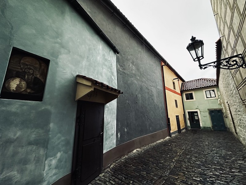 20251102-r4jeq 20251102-r4jeq