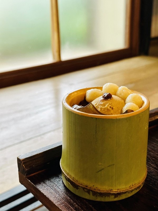 20251102-49f4m 20251102-49f4m