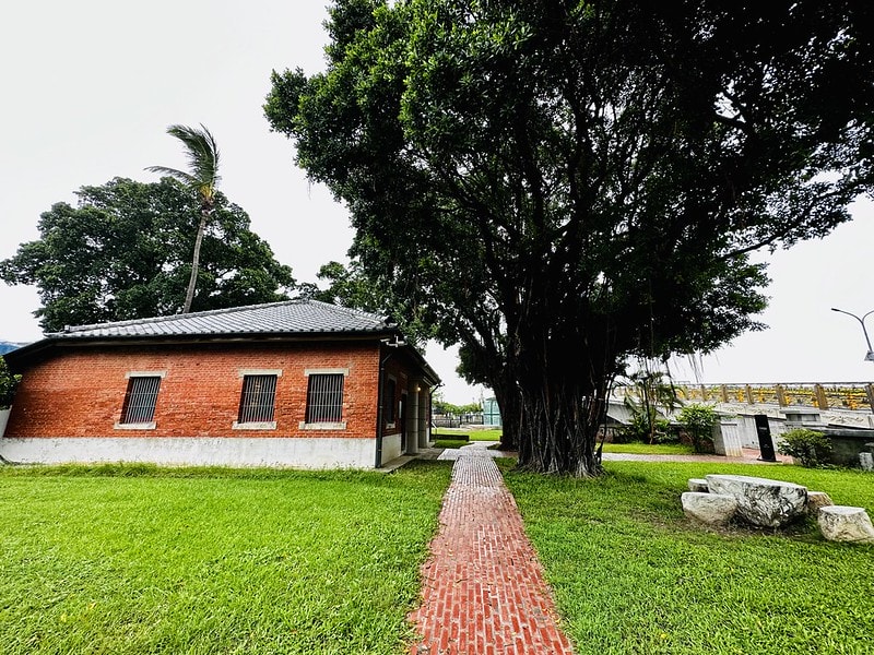 20251102-82cea 20251102-82cea