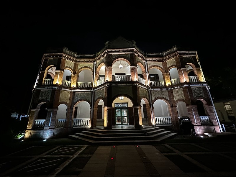 20251102-kcr8i 20251102-kcr8i