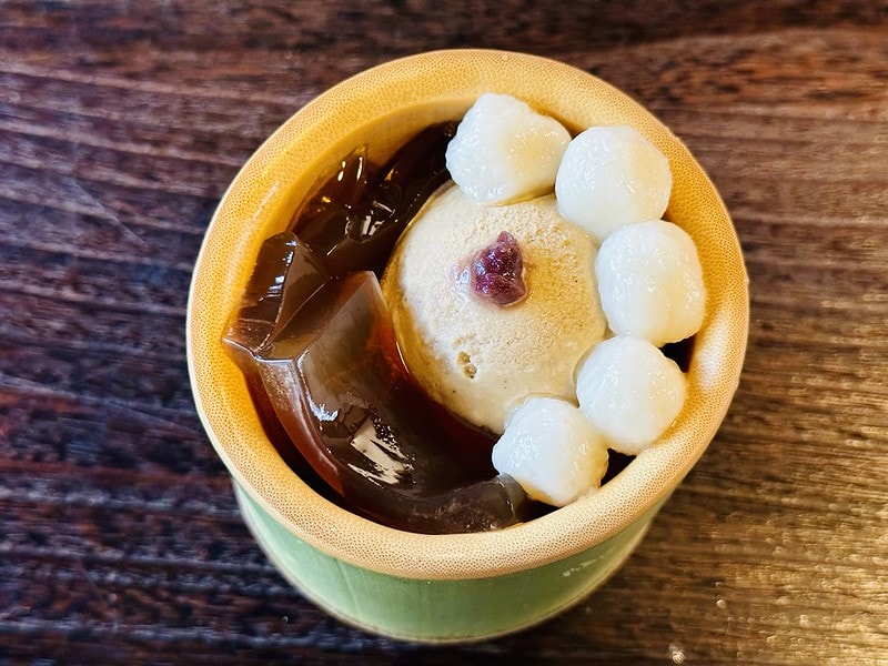 20251102-ll6s7 20251102-ll6s7