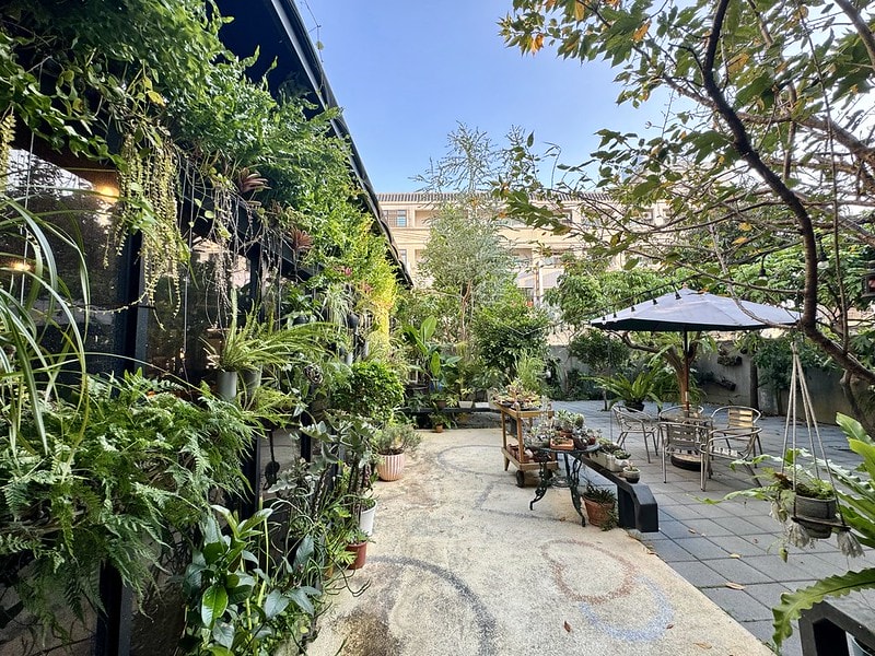 20251102-c37kj 20251102-c37kj