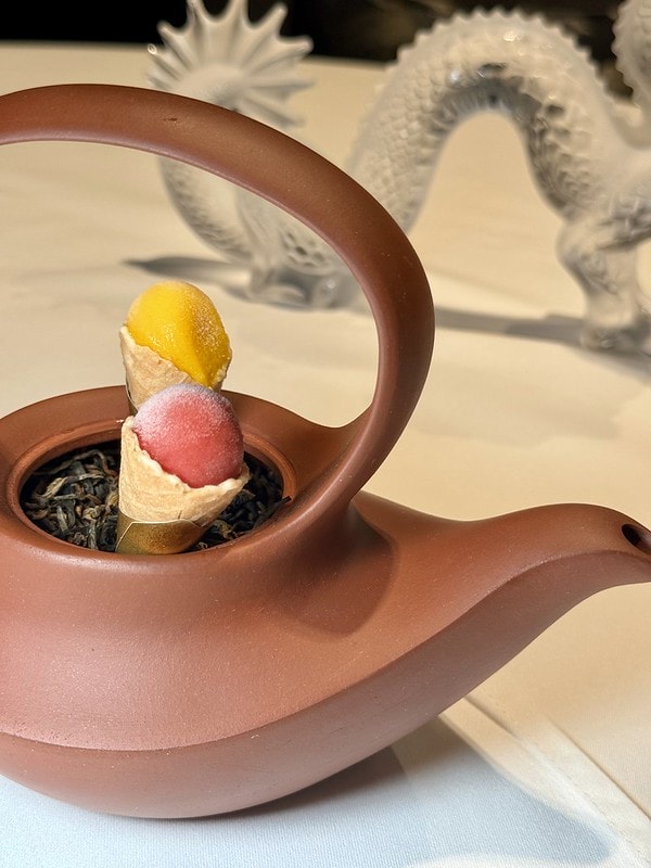 20251102-4hqup 20251102-4hqup