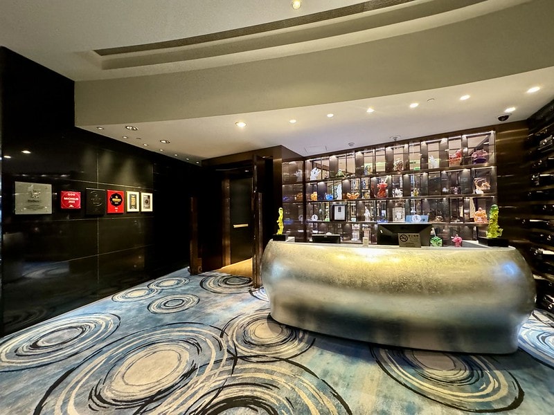 20251102-uno6y 20251102-uno6y