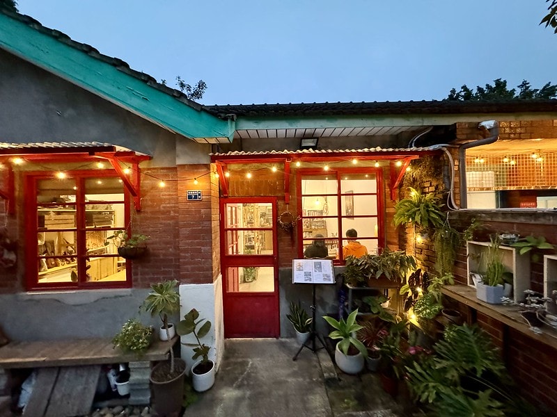 20251102-t81qs 20251102-t81qs