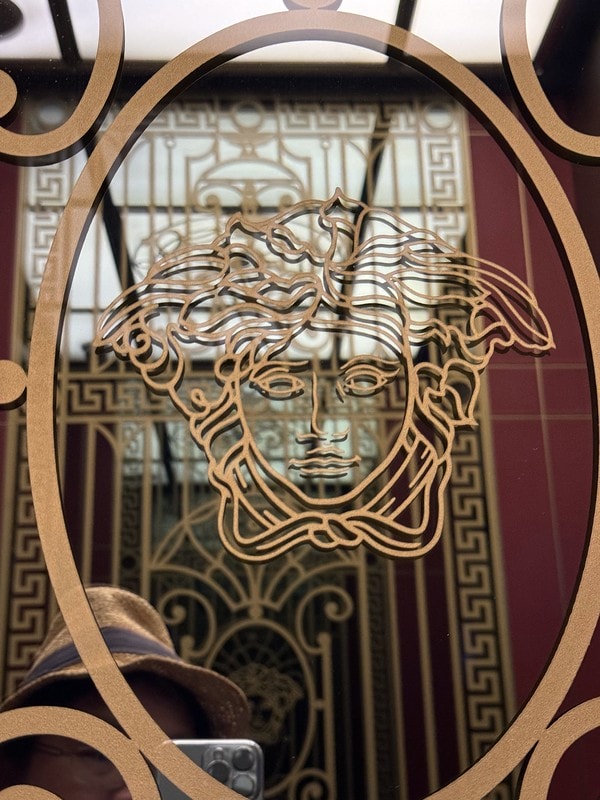 20251102-8mwbo 20251102-8mwbo