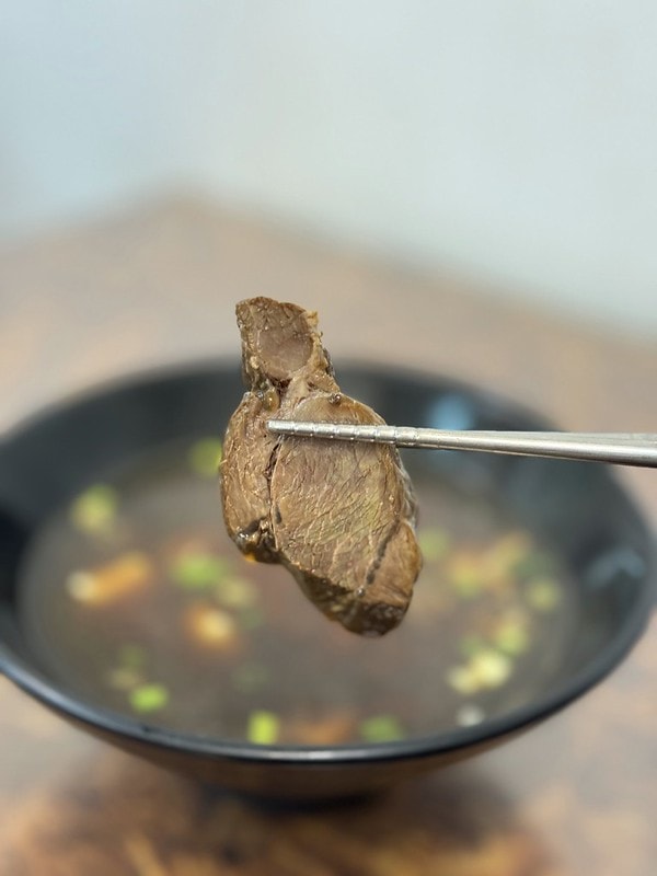 20251102-shqtw 20251102-shqtw