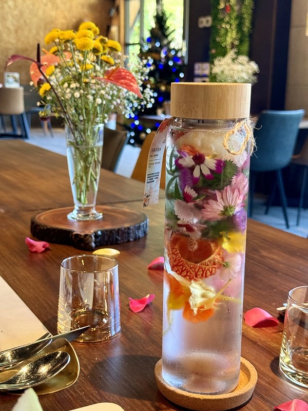 20251102-6o1hj 20251102-6o1hj