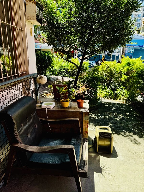 20251102-yyb9m 20251102-yyb9m