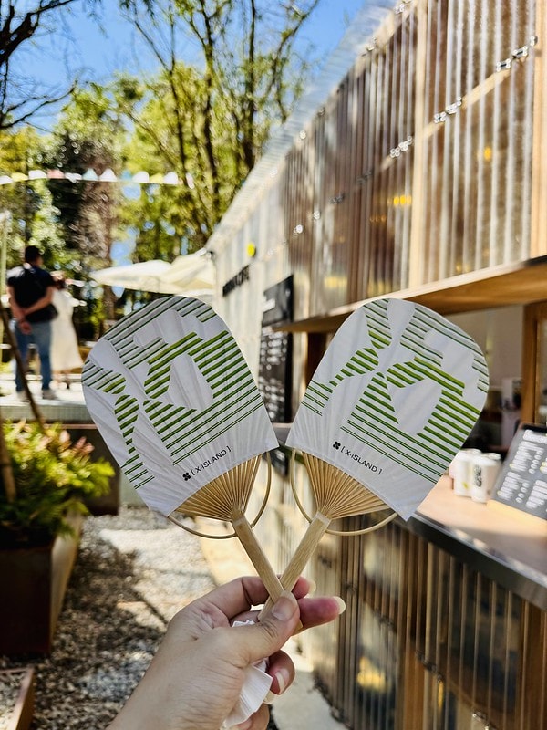 20251102-aaz3u 20251102-aaz3u