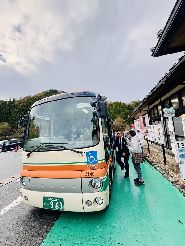 20251102-bel6v 20251102-bel6v