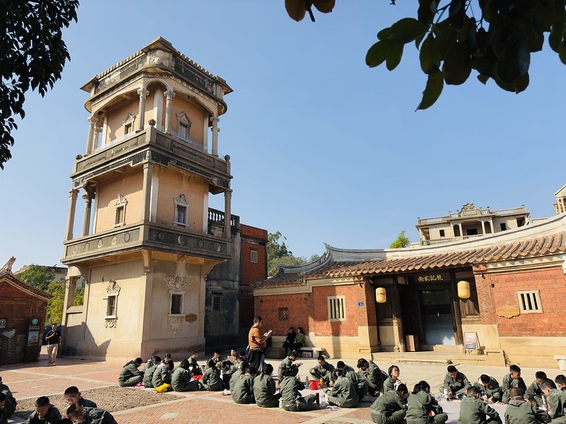 20251102-lqxl6 20251102-lqxl6