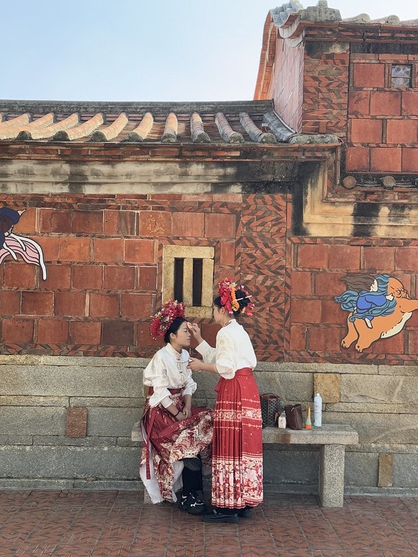 20251102-uyfyf 20251102-uyfyf