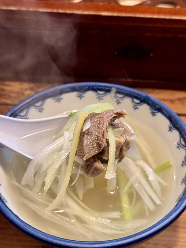 20251102-mgqk7 20251102-mgqk7